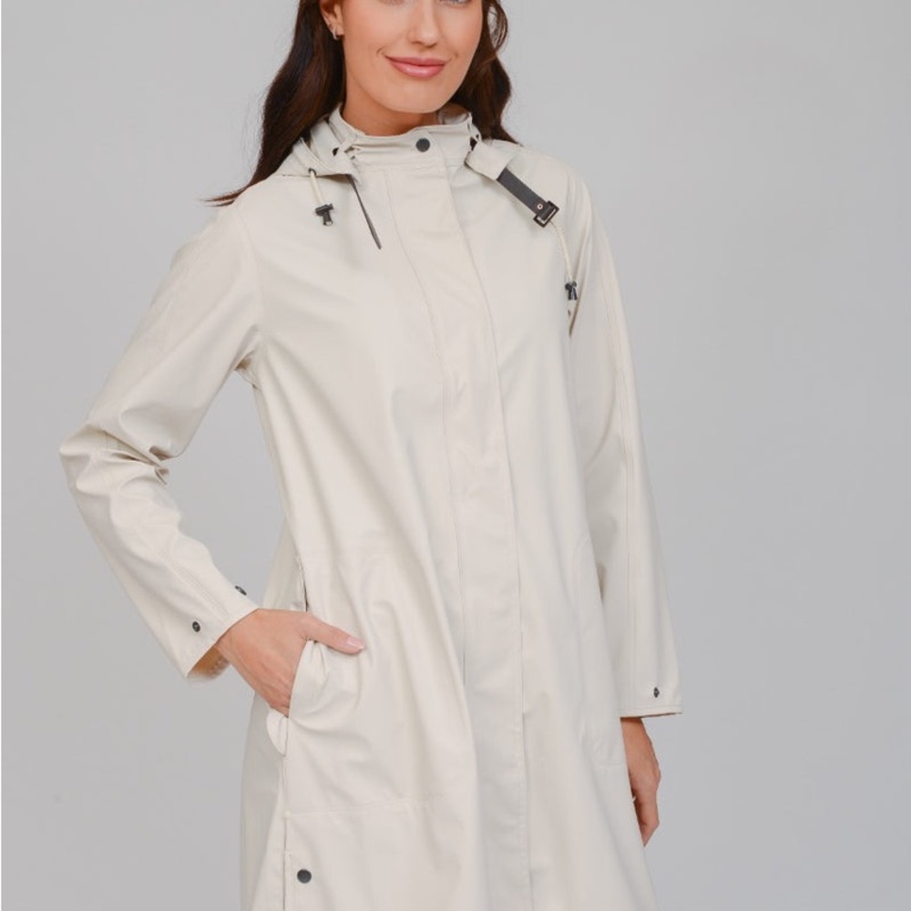 Ilse Jacobsen Cream Hooded brand new Rain Jacket